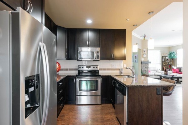 203 3192 Gladwin Road, Abbotsford, BC V2T6M9 Photo 5