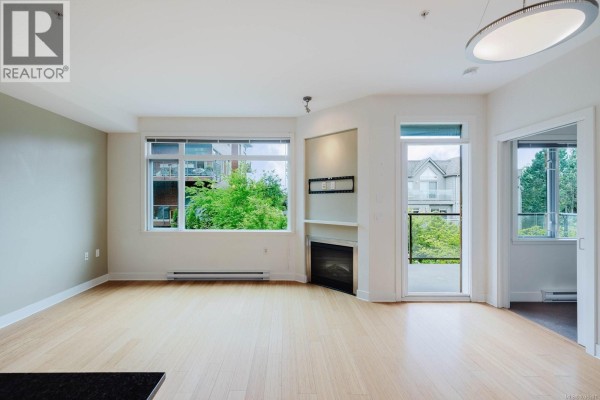 Ensuite - 203 3614 Richmond Rd, Saanich, BC V8P4R5 Photo 3