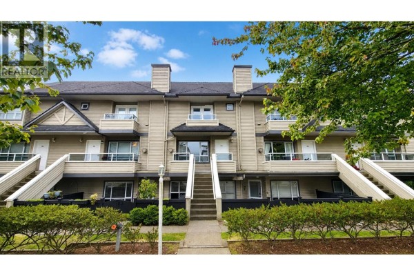 203 3938 Albert Street, Burnaby