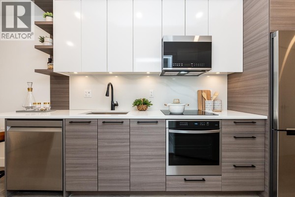 203 422 Lakewood Drive, Vancouver, BC, photo 3