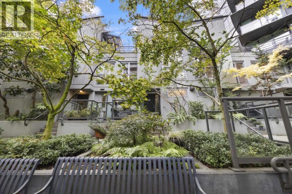 203 501 Pacific Street, Vancouver, BC V6Z2X6 Photo 3