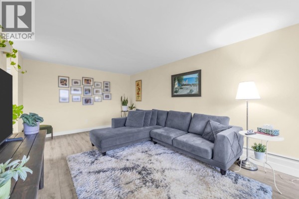 203 515 Eleventh Street, New Westminster, BC V3M4G4 Photo 5