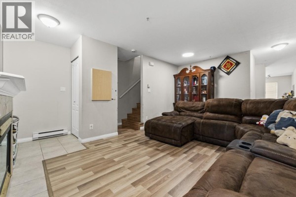 203 5625 Senlac Street, Vancouver, BC V5R6G8 Photo 4