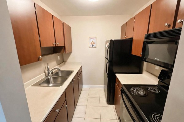 203 5664 200 Street, Langley, BC V3A1M8 Photo 3