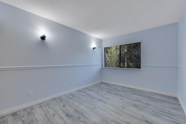 203 7064 133b Street, Surrey, BC V3W8A4 Photo 3