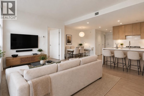 203 747 E 3rd Street, North Vancouver, BC V7L1G8 Photo 2