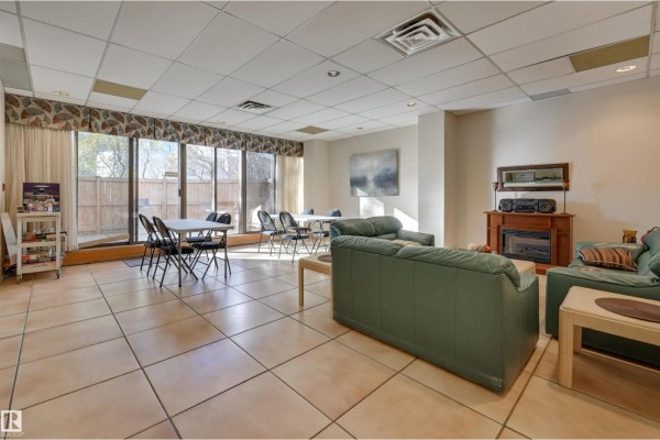 Primary Bedroom - #203 8340 Jasper Av Nw Nw, Edmonton, AB T5H4C6 Photo 4