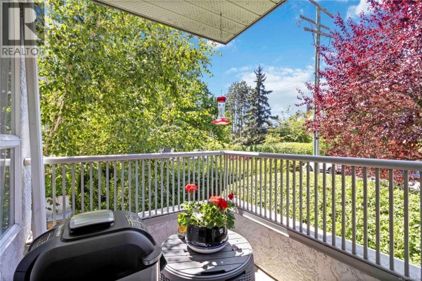 Bedroom - 203 9945 Fifth St, Sidney, BC V8L2X6 Photo 4
