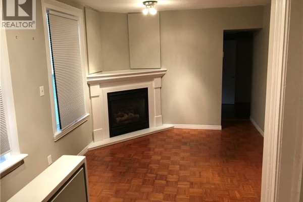 3pc Bathroom - 203 Brant Avenue, Brantford, ON N3T3J1 Photo 2