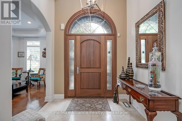203 Burloak Drive, Oakville, ON, photo 3