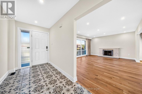 203 Cassandra Boulevard, Toronto, ON M3A1T5 Photo 5