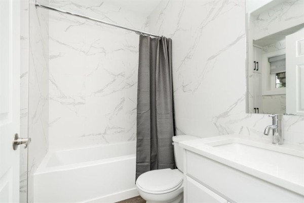 Living room - 203 Dollard Boulevard, Winnipeg, MB R2H0M6 Photo 5