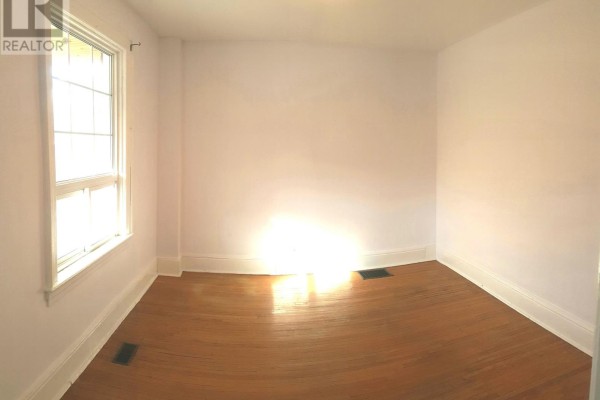 203 Fairview Avenue, Toronto, ON M6P3A6 Photo 3