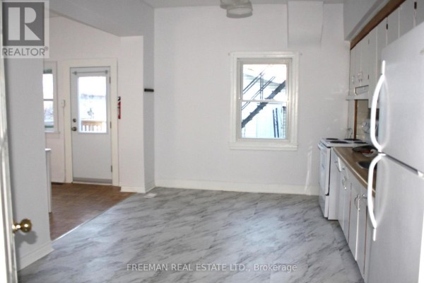 203 Fairview Avenue, Toronto, ON M6P3A6 Photo 4