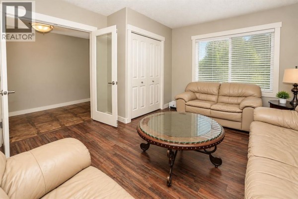 Bedroom - 203 Hillcrest Boulevard, Strathmore, AB T1P0A3 Photo 5