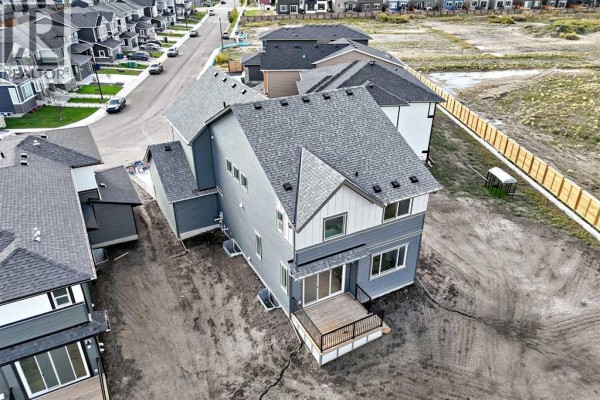 203 Langwell Common Se, Airdrie, AB, photo 2