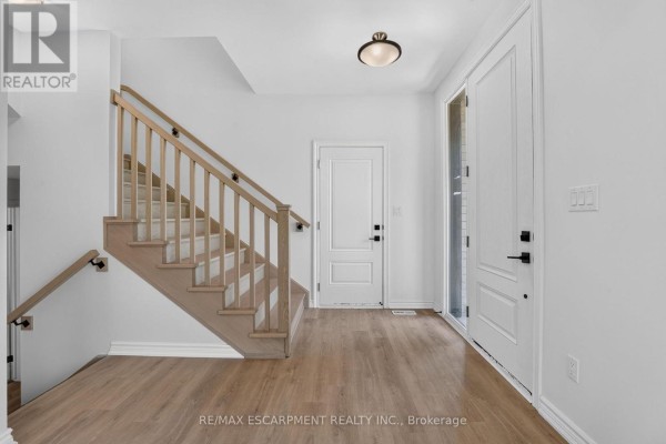 Living room - 203 Park Street, Fort Erie, ON L0S1N0 Photo 4