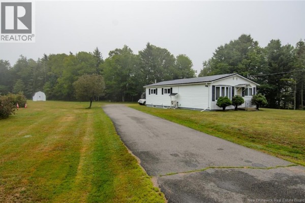 Bath (# pieces 1-6) - 203 Route 176, Pennfield, NB E5H1V1 Photo 2