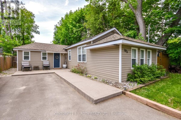 Family room - 203 Southview Road, Barrie, ON L4N3X6 Photo 2