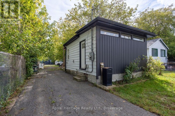 203 Valencia Road, Oshawa, ON L1J1P2 Photo 4