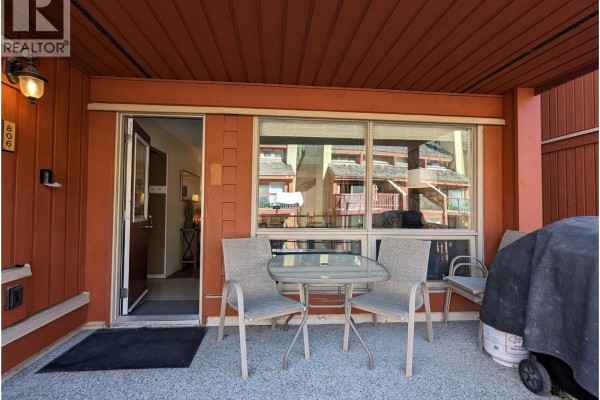 Living room - 2030 Panorama Drive Unit# 806, Panorama Mountain, BC V0A1T0 Photo 4