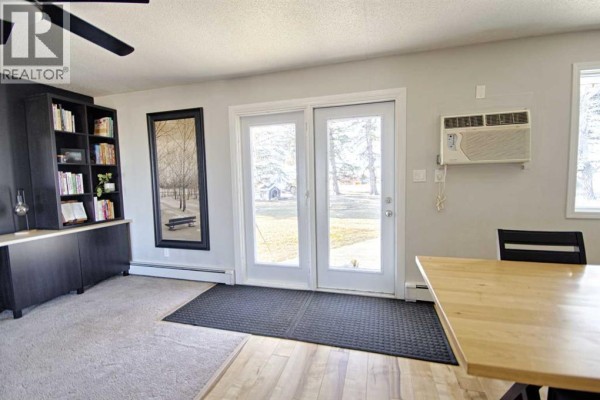 Dining room - 203043 531 Highway, Rural Vulcan County, AB T0L1G0 Photo 5