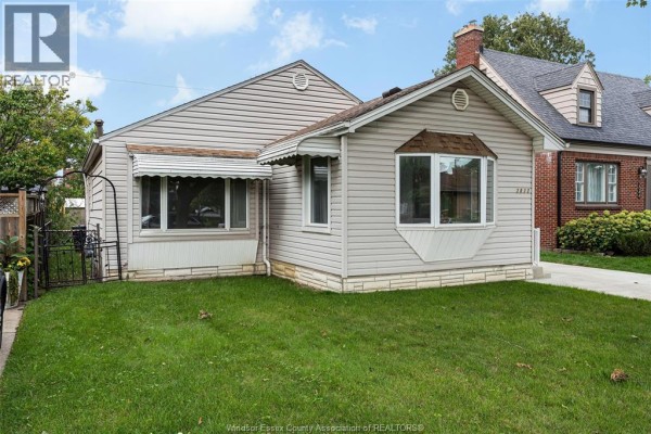 Residential for sale at 2032 Verdun Avenue, Windsor, ON - MLS® UkX7fJ
