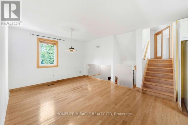 2033 Simcoe Street N, Oshawa, ON L1H7K4 Photo 5