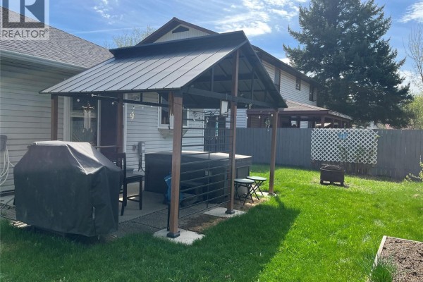 2034 Saddleview Avenue, Lumby, BC, photo 2
