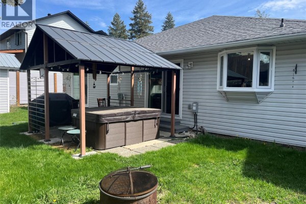 2034 Saddleview Avenue, Lumby, BC, photo 3