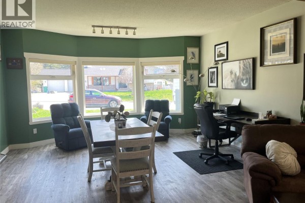 Dining room - 2034 Saddleview Avenue, Lumby, BC V0E2G0 Photo 5