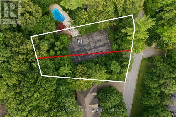 2035a Heartwood Court, Mississauga, ON L5C4P7 Photo 2