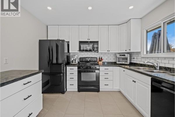 20360 Thorne Avenue, Maple Ridge, BC V2X8T9 Photo 5