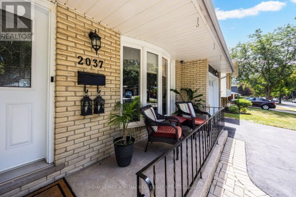 4pc Bathroom - 2037 Mountain Grove Avenue, Burlington, ON L7P2H8 Photo 5