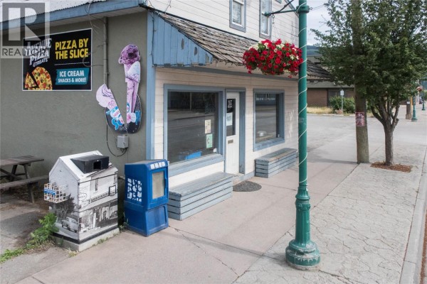 2037 Shuswap Avenue, Lumby, BC, photo 3