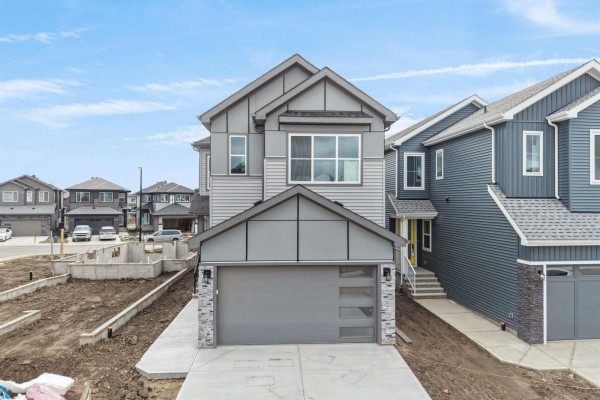 Residential for sale at 2039 Collip Crescent Sw, Edmonton, AB - MLS® 9mGExD