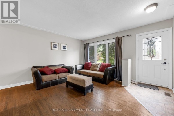 3pc Ensuite bath - 203b Erb Street, Waterloo, ON N2J1M7 Photo 5