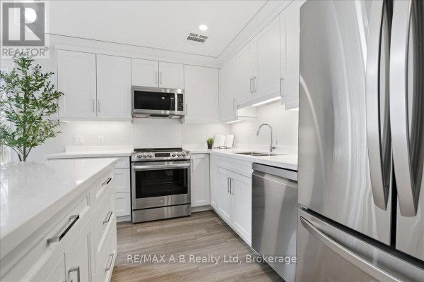 204 - 100 Gordon Street, Stratford, ON N5A7T8 Photo 5
