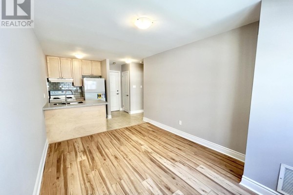 204 - 11 Thirty Third Street, Toronto, ON M8W3G7 Photo 3