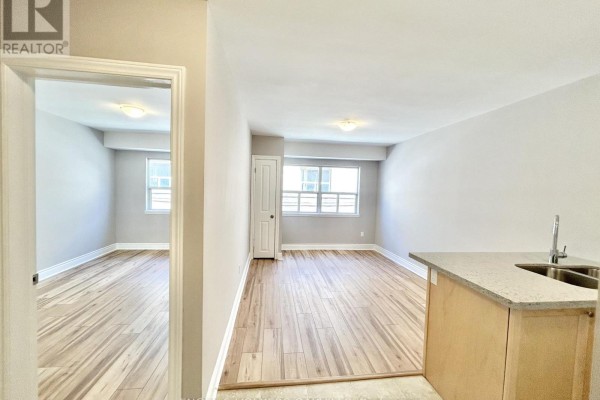 204 - 11 Thirty Third Street, Toronto, ON M8W3G7 Photo 4