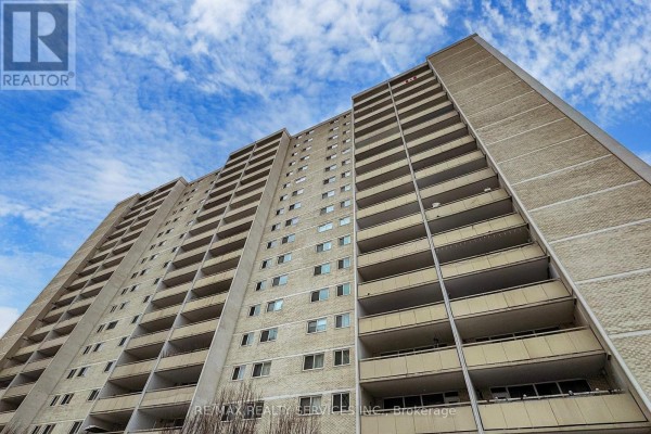 Kitchen - 204 - 1360 York Mills Road, Toronto, ON M3A2A2 Photo 3