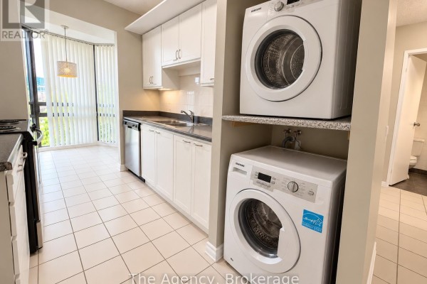 Bedroom - 204 - 2200 Sherobee Road, Mississauga, ON L5A3Y3 Photo 4