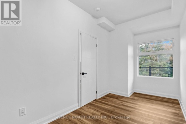 204 - 436 Athlone Avenue, Ottawa, ON K1Z5M7 Photo 5