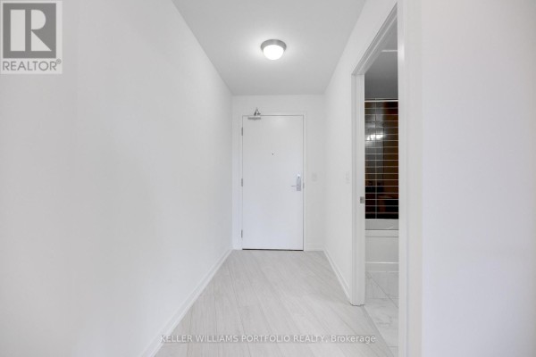 Living room - 204 - 49 East Liberty Street, Toronto, ON M6K0B2 Photo 3