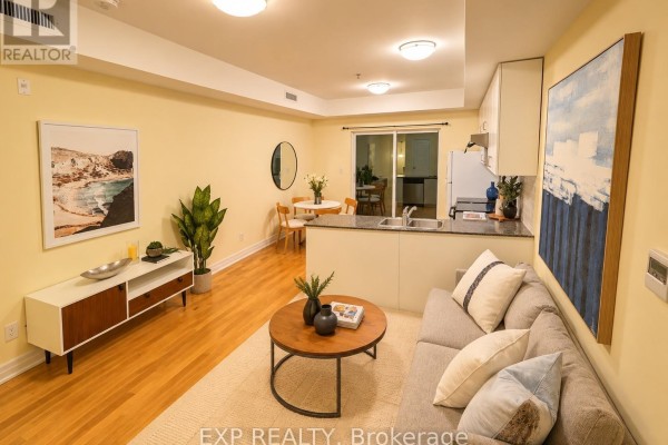 Bedroom 2 - 204 - 728 Sheppard Avenue W, Toronto, ON M3H2S8 Photo 4