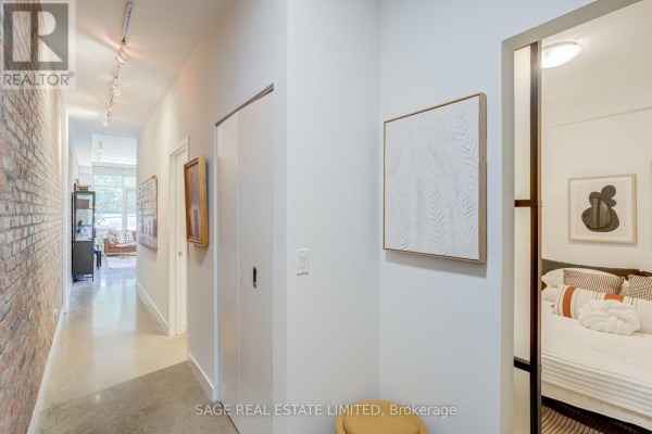 Dining room - 204 - 747 Queen Street E, Toronto, ON M4M1H3 Photo 3