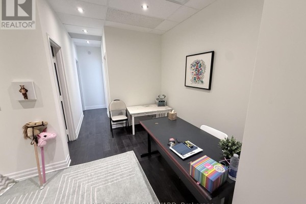 204 - 751 Pape Avenue, Toronto, ON M3K3T1 Photo 3