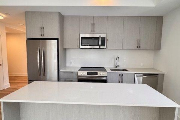 Kitchen - 204 - 8 Manor Road W, Toronto, ON M4S0E6 Photo 2