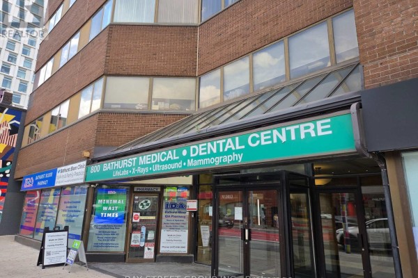 204 - 800 Bathurst Street, Toronto, ON M5R3M8 Photo 3
