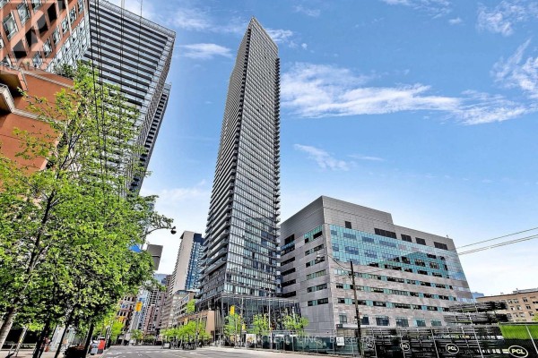 204 - 832 Bay Street, Toronto